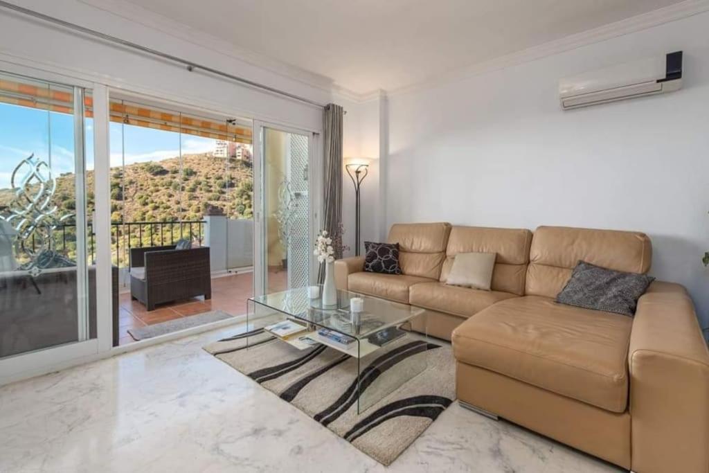 Atico Con Jacuzzi Vista Mar Y Montana Lägenhet Mijas Exteriör bild