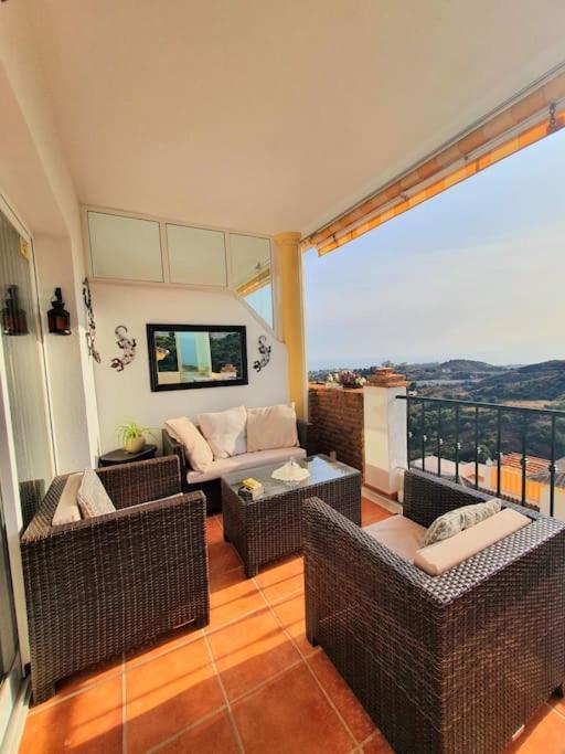 Atico Con Jacuzzi Vista Mar Y Montana Lägenhet Mijas Exteriör bild